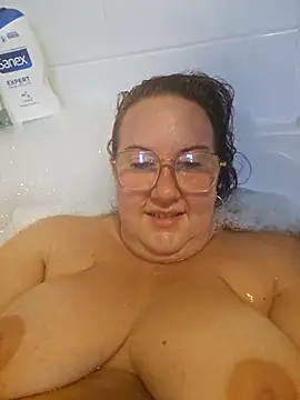 Bekahblows online show from 10-08-25, 05:21