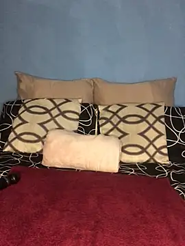 NunuBerry16 online show from 01-05-25, 06:45