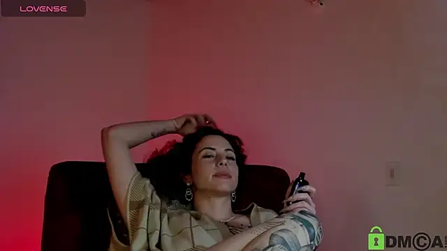 Snapshot of Borbala_Iggy chatting on 12-29-24, 10:57 Borbala Iggy online show from 12-29-24, 10:57