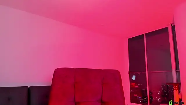 Snapshot of Borbala_Iggy chatting on 02-12-25, 06:40 Borbala Iggy online show from 02-12-25, 06:40