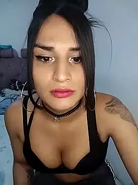 Snapshot of Pussycat_9999 chatting on 12-02-24, 05:15 Pussycat 9999 online show from 12-02-24, 05:15