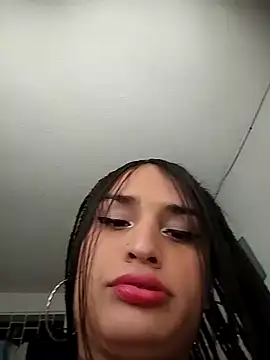 Snapshot of Pussycat_9999 chatting on 01-17-25, 05:08 Pussycat 9999 online show from 01-17-25, 05:08