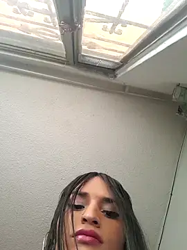 Snapshot of Pussycat_9999 chatting on 10-15-25, 04:29 Pussycat 9999 online show from 10-15-25, 04:29