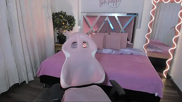 Daphnne tay online show from 01-13-25, 03:12