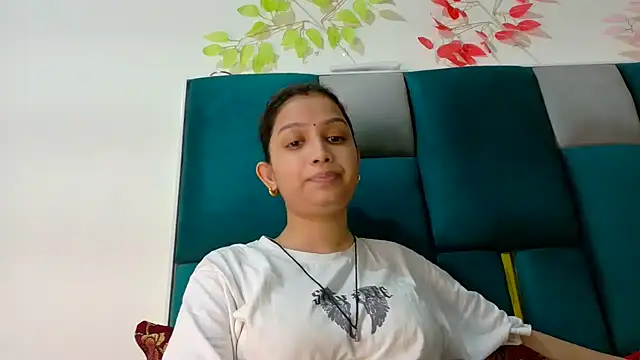 Snapshot of Aleena_Rai chatting on 09-23-25, 06:33 Aleena Rai online show from 09-23-25, 06:33
