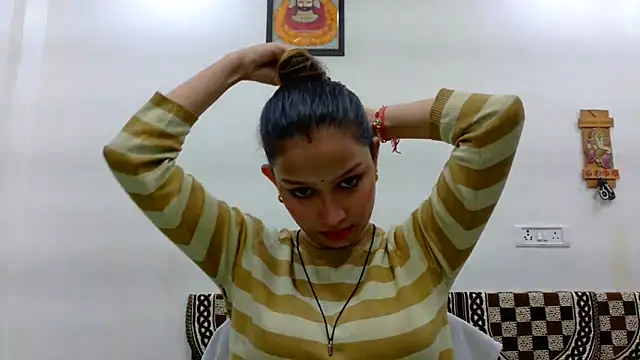 Snapshot of Aleena_Rai chatting on 10-08-25, 07:44 Aleena Rai online show from 10-08-25, 07:44