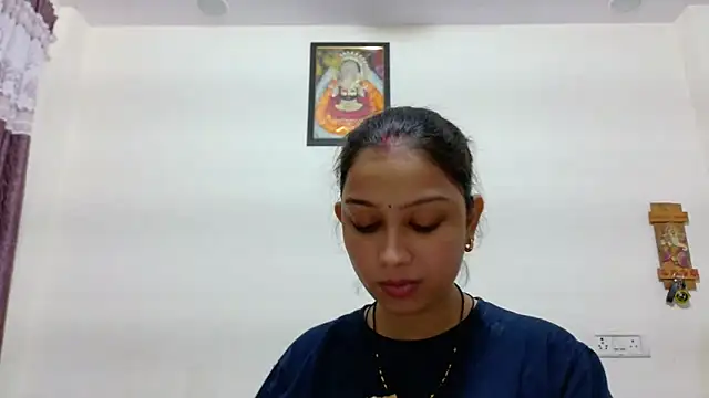 Snapshot of Aleena_Rai chatting on 10-12-25, 07:13 Aleena Rai online show from 10-12-25, 07:13