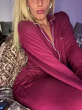 Snapshot of Barbie_26 chatting on 12-13-25, 10:15 Barbie 26 online show from 12-13-25, 10:15