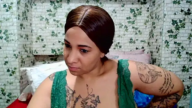 Snapshot of Indian_candyXX chatting on 02-16-26, 07:43 Indian candyXX online show from 02-16-26, 07:43