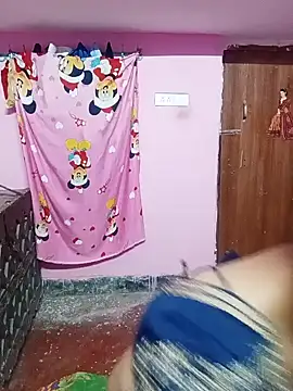 Snapshot of Cute-Simmi chatting on 12-05-24, 02:11 Cute-Simmi online show from 12-05-24, 02:11