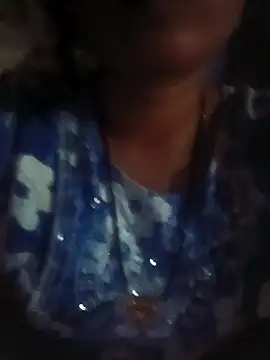 Snapshot of Cute-Simmi chatting on 09-25-25, 01:59 Cute-Simmi online show from 09-25-25, 01:59