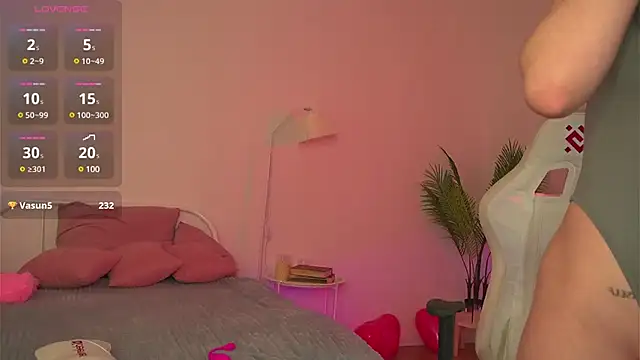 tender babyy online show from 02-21-25, 11:11