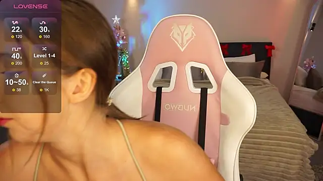 LinaSiren online show from 12-30-24, 03:14