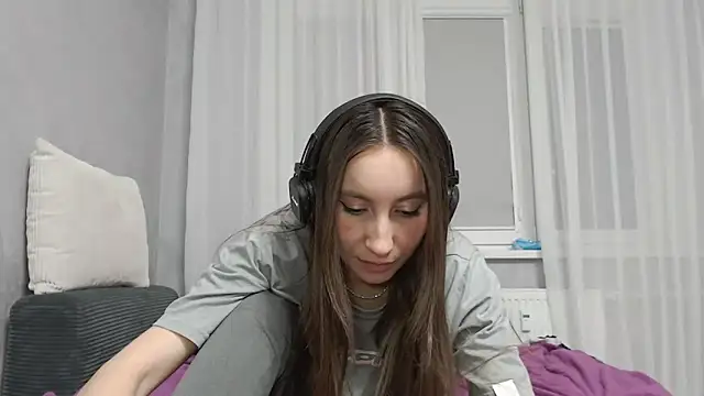 viviandaimond1 online show from 02-13-26, 06:15