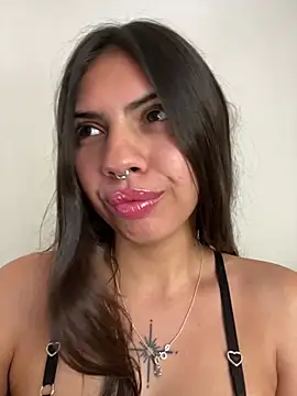 Snapshot of Argentiiniita chatting on 02-07-25, 09:15 Argentiiniita online show from 02-07-25, 09:15