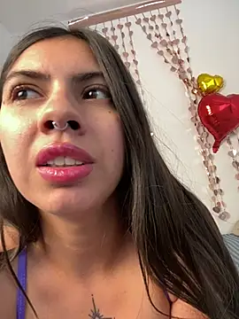 Snapshot of Argentiiniita chatting on 02-12-25, 09:22 Argentiiniita online show from 02-12-25, 09:22