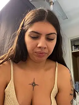 Snapshot of Argentiiniita chatting on 10-10-25, 06:18 Argentiiniita online show from 10-10-25, 06:18