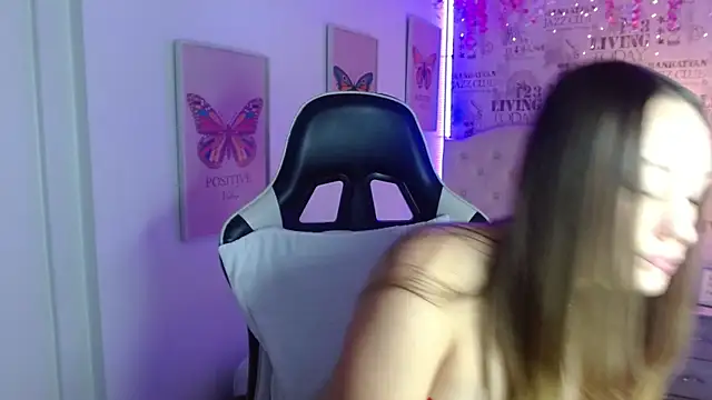 Ivyy Crystal online show from 02-14-25, 08:15