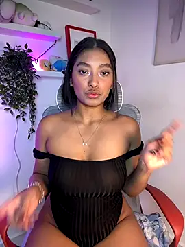 Isabella fasilier online show from 09-21-25, 12:45