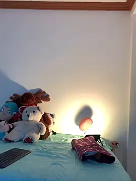 GabyButtler1 online show from 10-11-25, 07:01