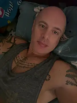 luv2masterb8247 online show from 12-18-24, 12:43