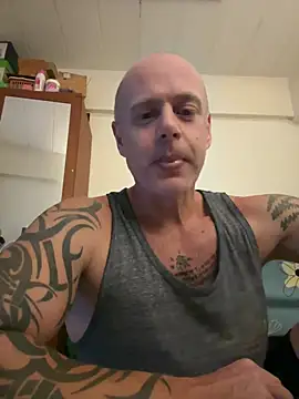 luv2masterb8247 online show from 12-18-24, 03:47