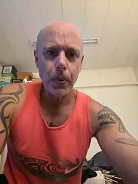 luv2masterb8247 online show from 12-24-24, 04:11