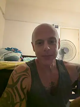 luv2masterb8247 online show from 12-30-24, 04:42