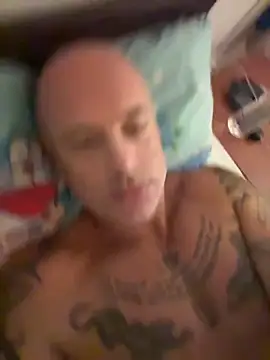 luv2masterb8247 online show from 01-02-25, 12:23