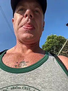 luv2masterb8247 online show from 01-04-25, 01:42