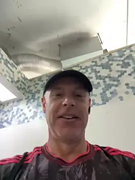 luv2masterb8247 online show from 01-06-25, 12:16