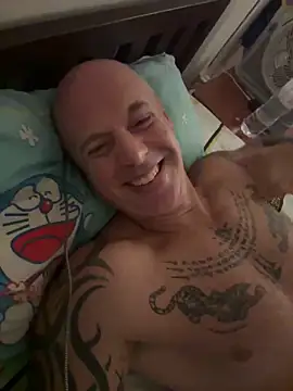 luv2masterb8247 online show from 01-14-25, 12:43