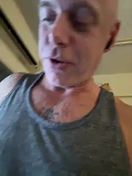 luv2masterb8247 online show from 01-22-25, 12:27