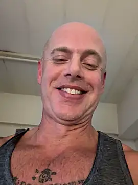 luv2masterb8247 online show from 02-13-25, 12:35