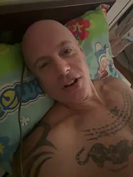 luv2masterb8247 online show from 02-17-25, 12:43