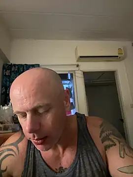 luv2masterb8247 online show from 02-18-25, 04:26