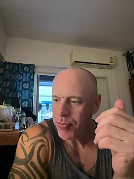 luv2masterb8247 online show from 02-20-25, 04:28