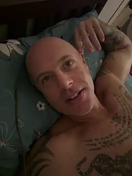 luv2masterb8247 online show from 02-21-25, 12:38