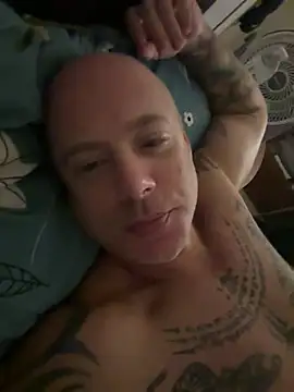 luv2masterb8247 online show from 02-24-25, 12:41