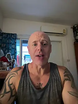 luv2masterb8247 online show from 02-24-25, 04:27