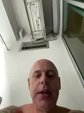 luv2masterb8247 online show from 02-25-25, 08:14