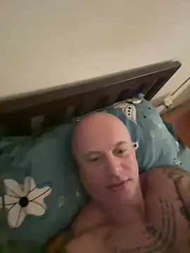 luv2masterb8247 online show from 02-28-25, 12:43