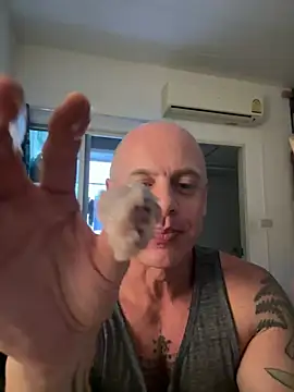 luv2masterb8247 online show from 02-28-25, 07:26