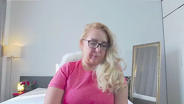 Snapshot of MariaRichi_ chatting on 02-09-25, 12:52 MariaRichi  online show from 02-09-25, 12:52