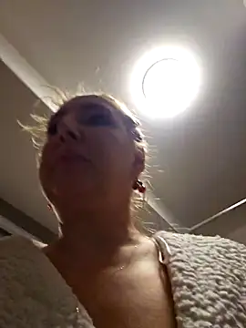 Snapshot of MariaRichi_ chatting on 02-22-25, 08:40 MariaRichi  online show from 02-22-25, 08:40