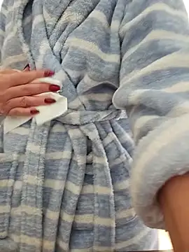 Snapshot of MariaRichi_ chatting on 03-08-25, 07:38 MariaRichi  online show from 03-08-25, 07:38