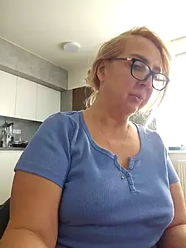 Snapshot of MariaRichi_ chatting on 03-12-25, 10:26 MariaRichi  online show from 03-12-25, 10:26