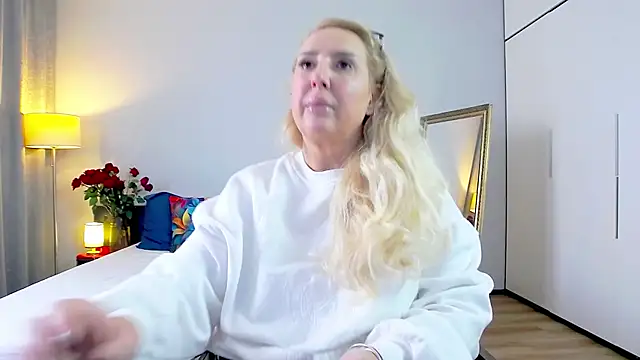 Snapshot of MariaRichi_ chatting on 03-14-25, 02:08 MariaRichi  online show from 03-14-25, 02:08