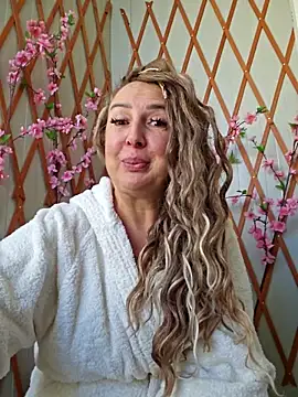 Snapshot of MariaRichi_ chatting on 09-11-25, 06:46 MariaRichi  online show from 09-11-25, 06:46