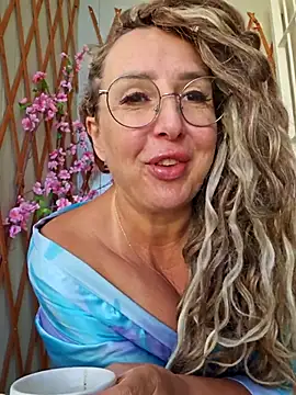 Snapshot of MariaRichi_ chatting on 09-20-25, 06:47 MariaRichi  online show from 09-20-25, 06:47